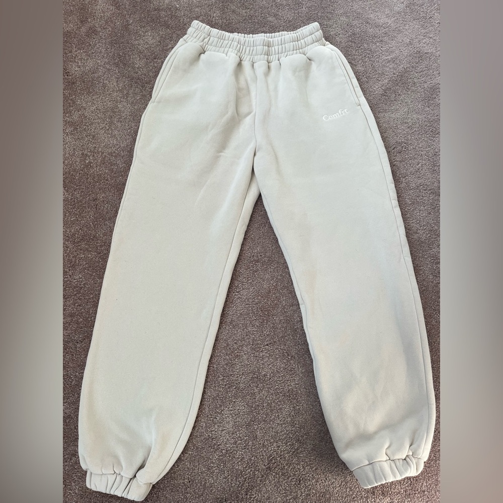 White/cream COMFRT sweatpants